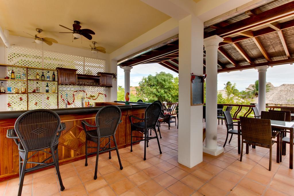 Caribbean Shores Bed & Breakfast Dangriga Exterior photo