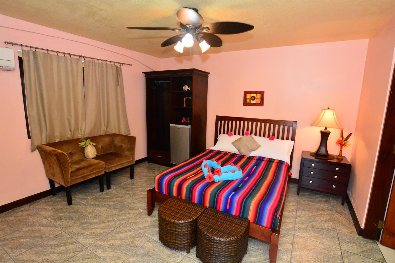Caribbean Shores Bed & Breakfast Dangriga Exterior photo