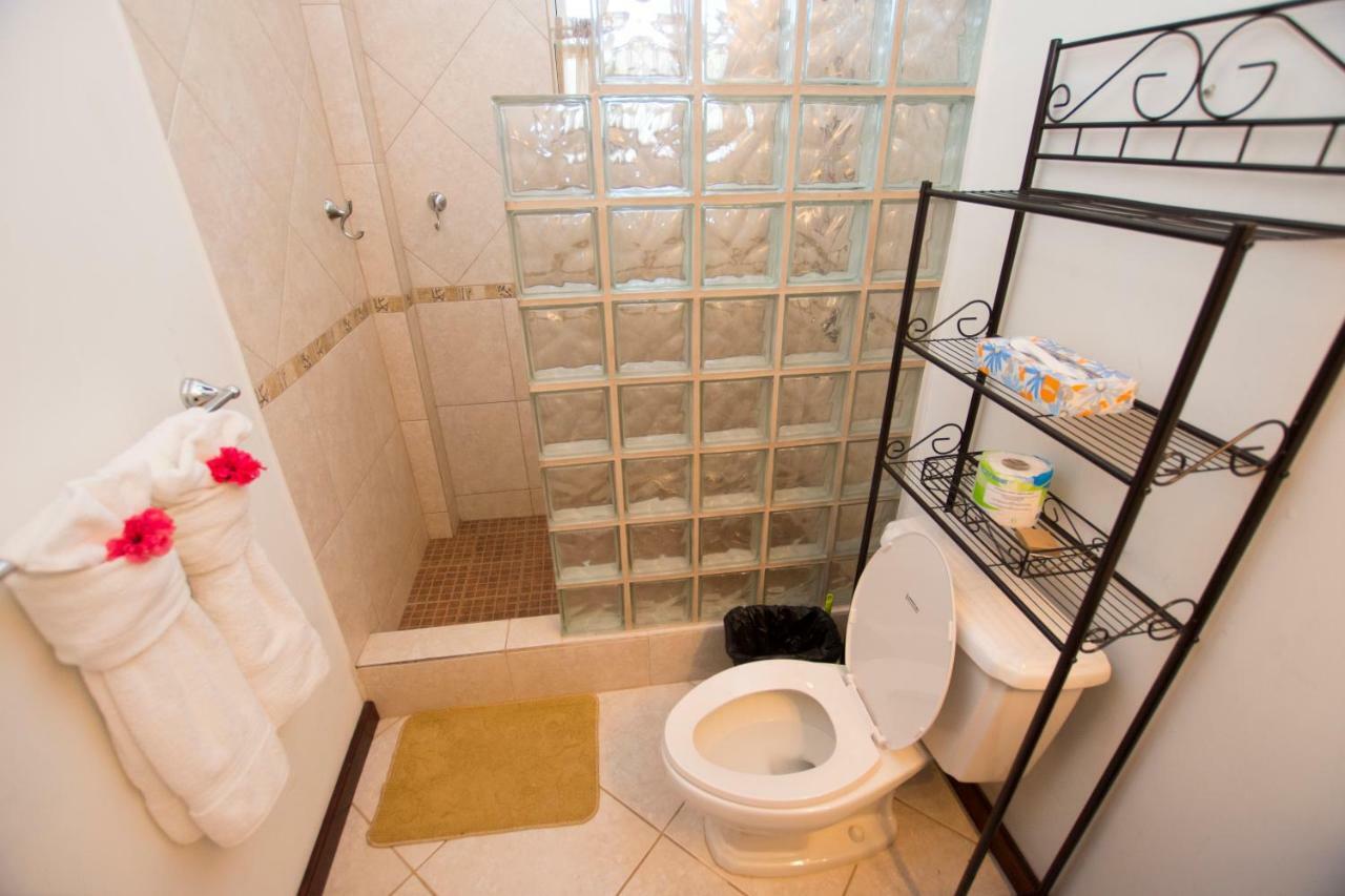 Caribbean Shores Bed & Breakfast Dangriga Exterior photo